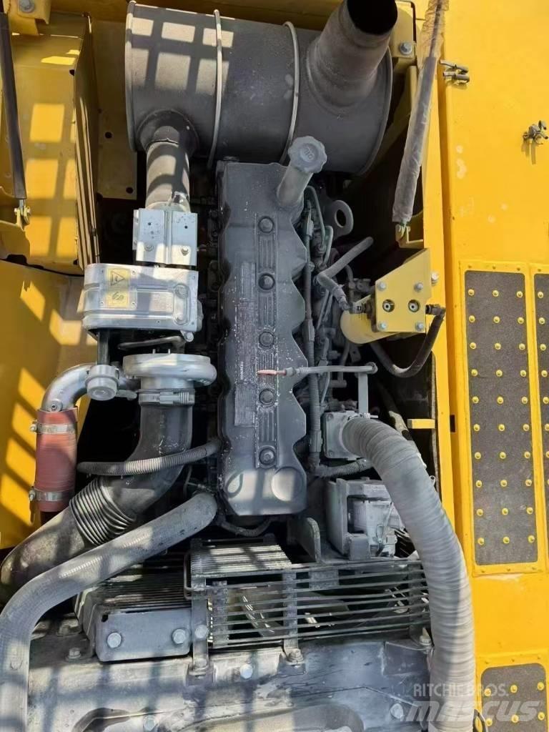 Komatsu 220-8 Bageri guseničari