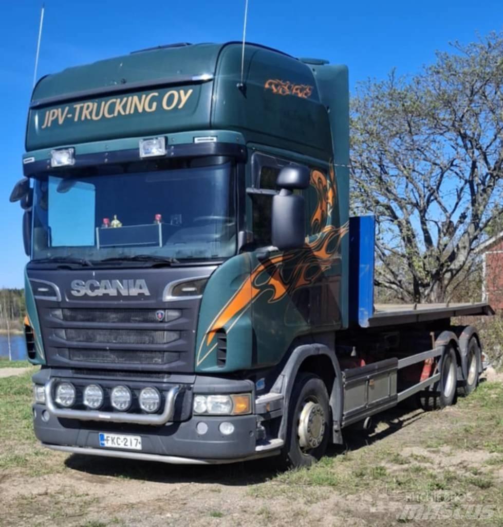 Scania R 560 Rol kiper kamioni sa kukom za podizanje tereta