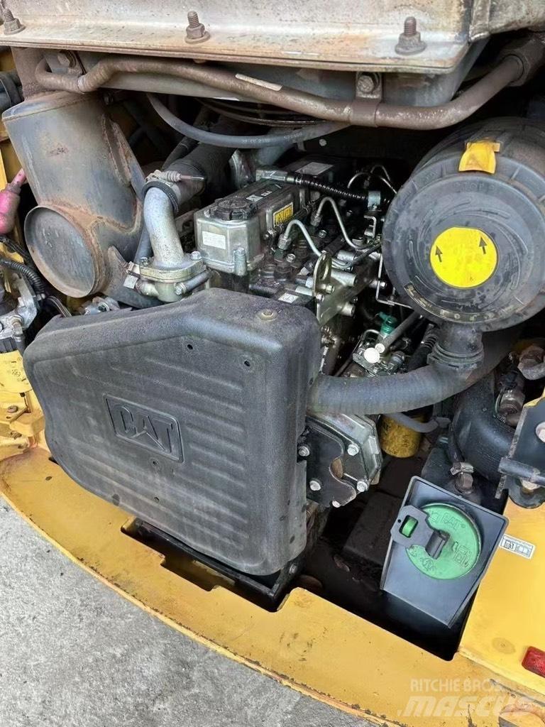 CAT 246 C Skid steer mini utovarivači