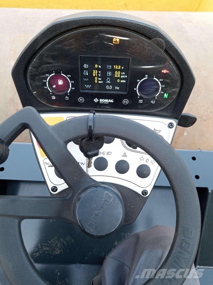 Bomag BW 218 D-5 SL Valjci sa jednim bubnjem