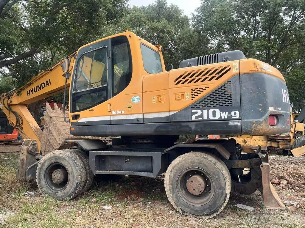 Hyundai R210W-9 Bageri točkaši