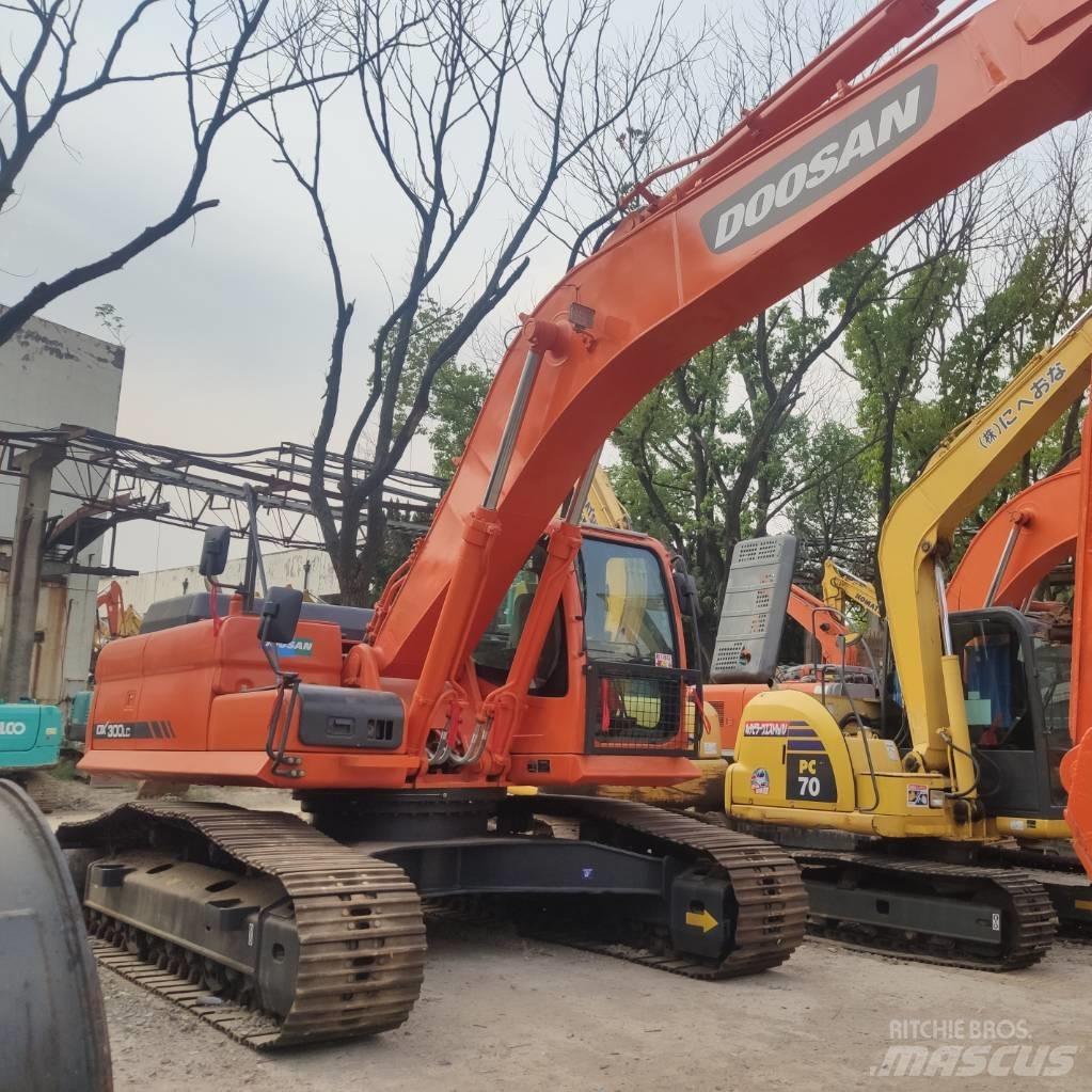 Doosan DX 300 Bageri guseničari