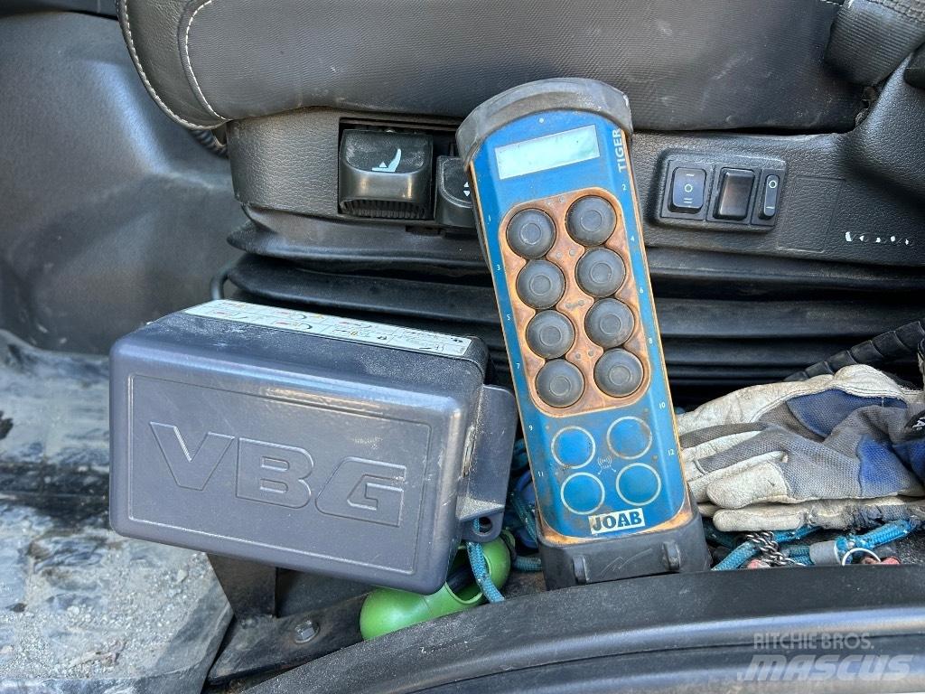 Volvo FMX 540 Rol kiper kamioni sa kukom za podizanje tereta