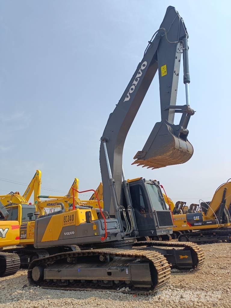 Volvo EC 240 Bageri guseničari