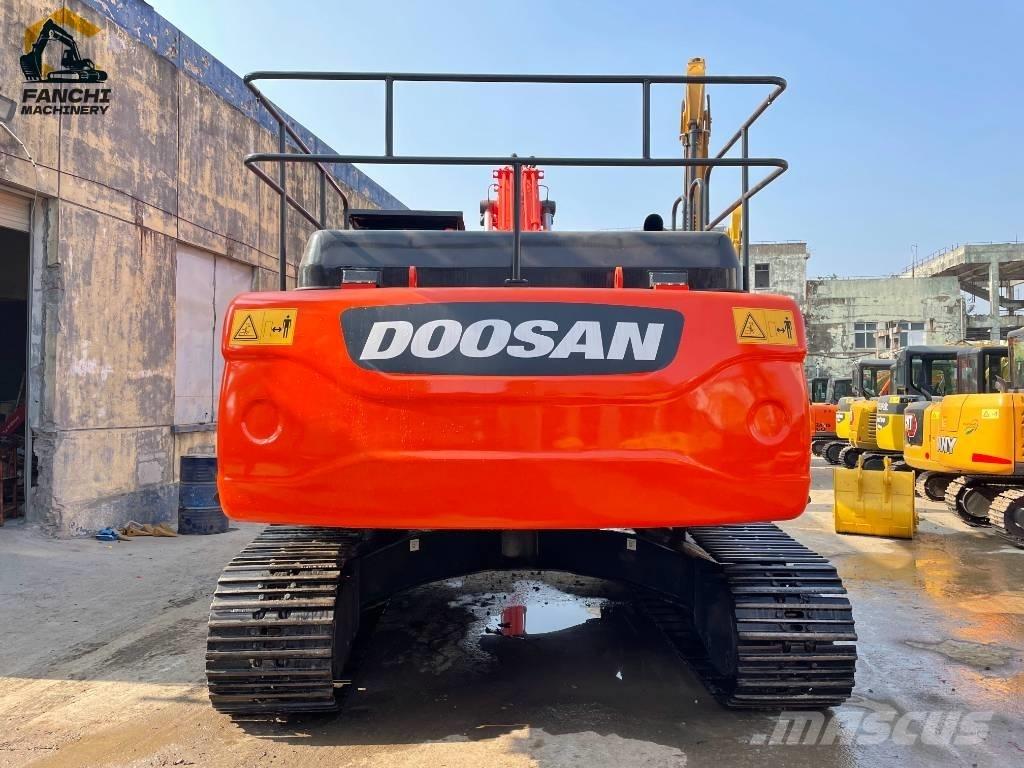 Doosan DX 300 LCA Bageri guseničari