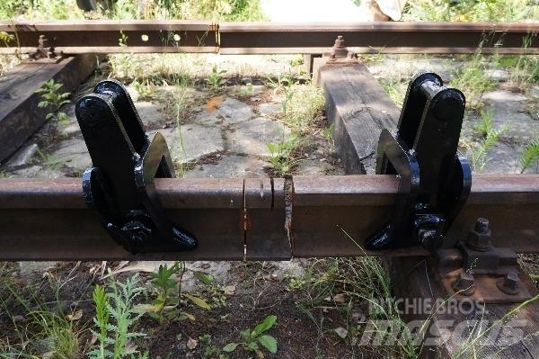  Rail carrying tongs Održavanje železničkih pruga