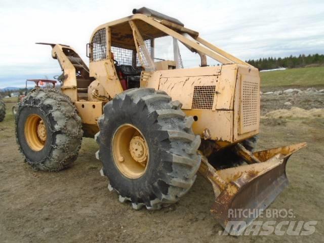 Clark 664B Skideri
