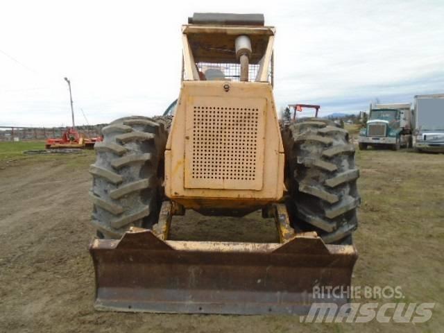Clark 664B Skideri
