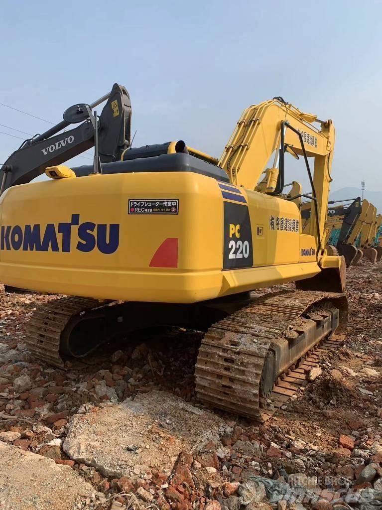 Komatsu PC 220-8 Midi bageri 7t – 12t