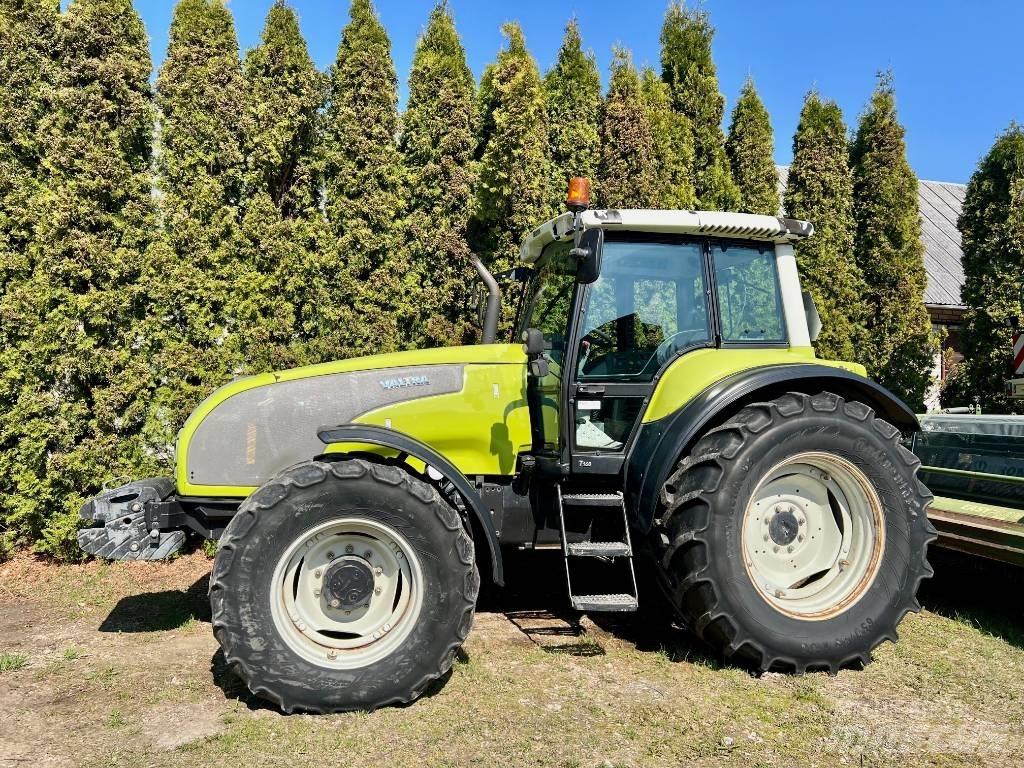 Valtra T 160 Traktori