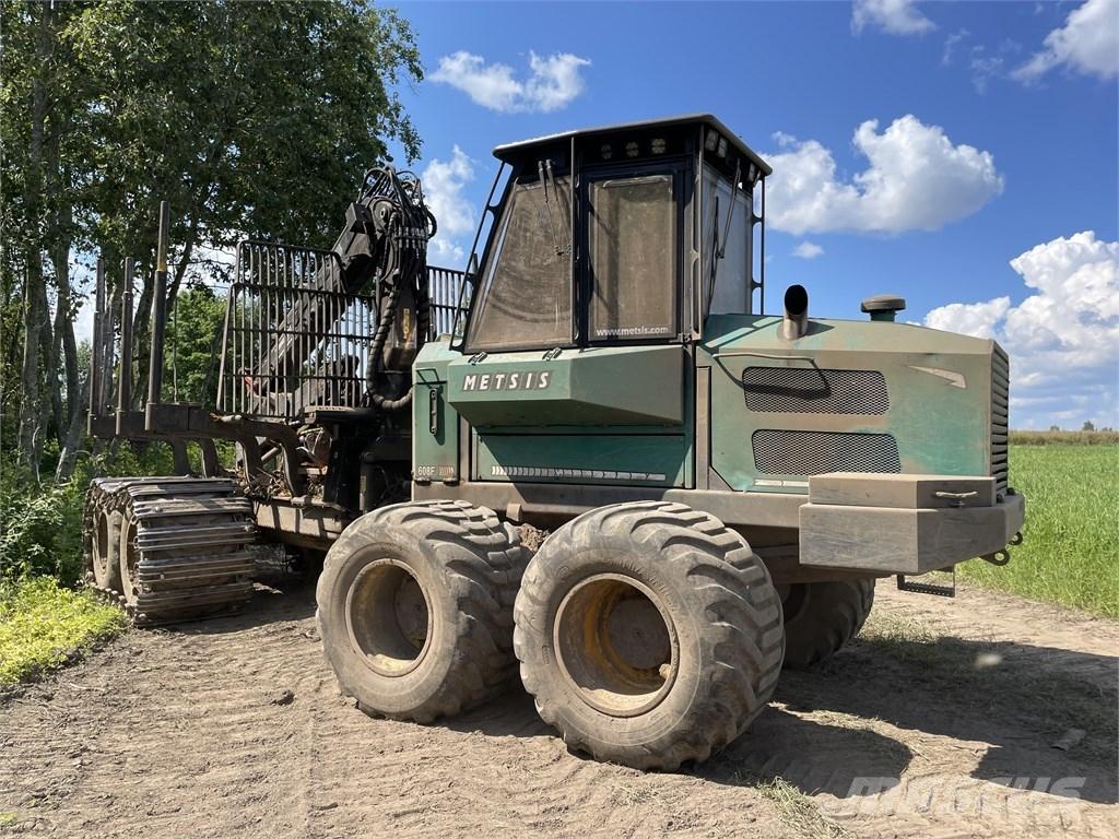 Metsis 608F Forvarderi