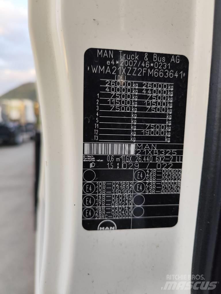 MAN TGX 26.440 Kamioni sa ravan platformom / vitlom