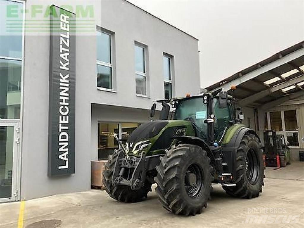 Valtra q305 Traktori