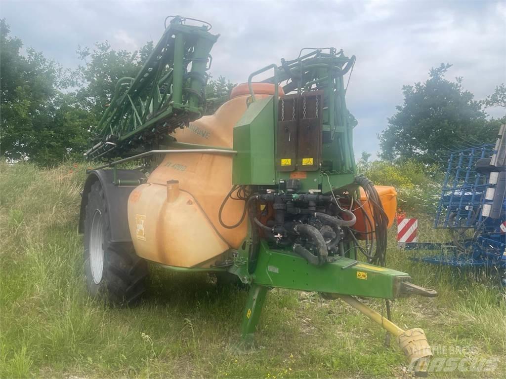 Amazone UX 4200 Vučene prskalice