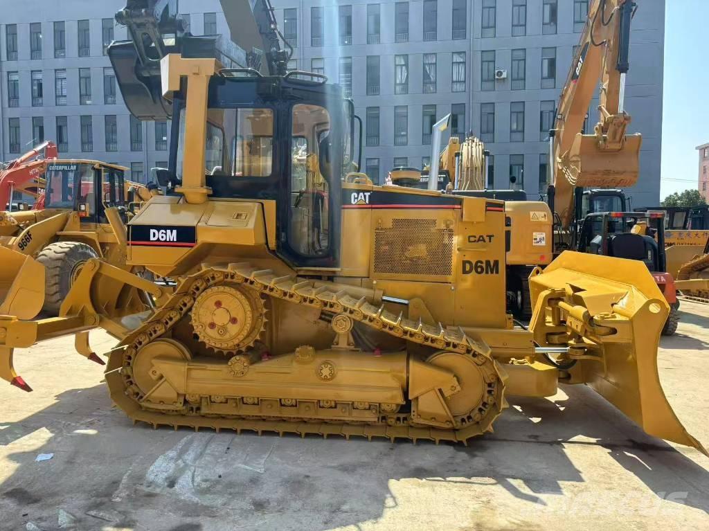 CAT D 6 M Buldožeri guseničari