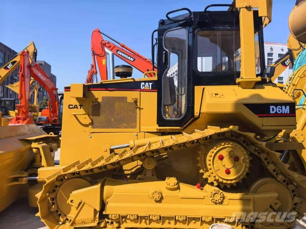 CAT D 6 M Buldožeri guseničari