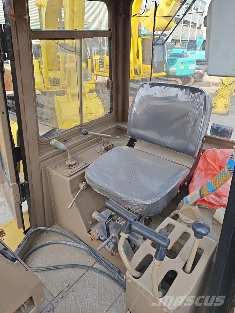 CAT D 6 G Buldožeri guseničari