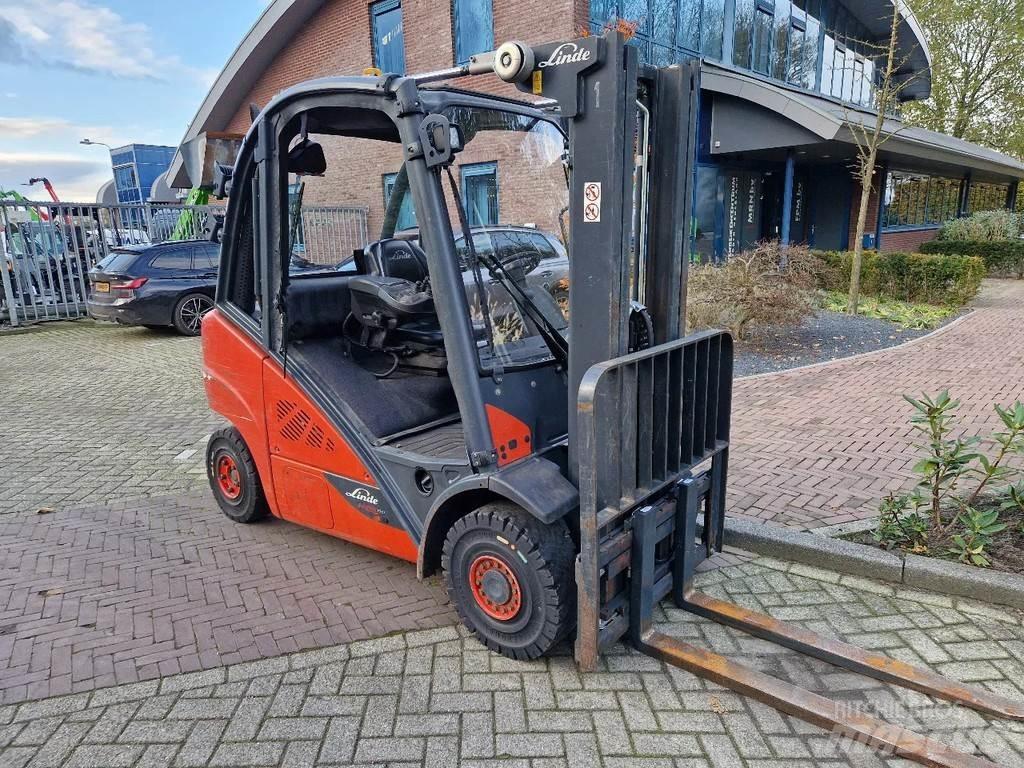 Linde H25D-02 Dizelski viljuškari