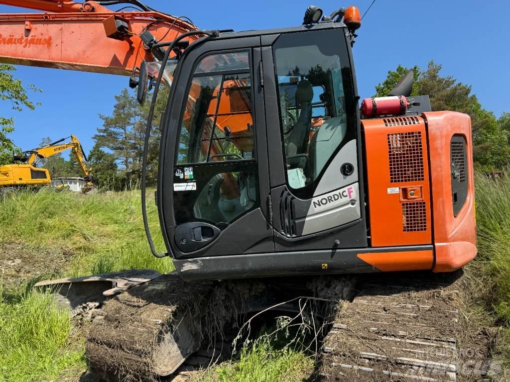 Hitachi ZX135USBL-6 Bageri guseničari