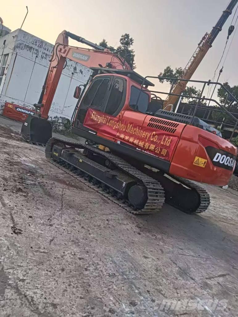 Doosan DX225LC-9C Bageri guseničari