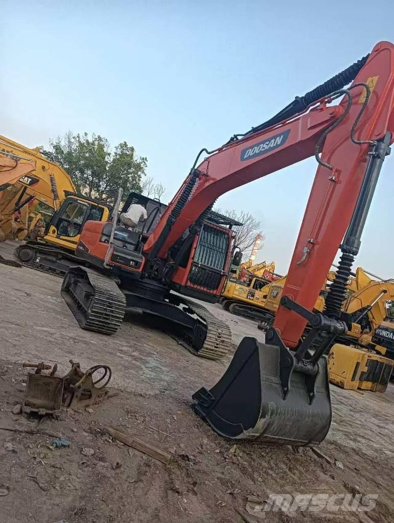 Doosan DX225LC-9C Bageri guseničari