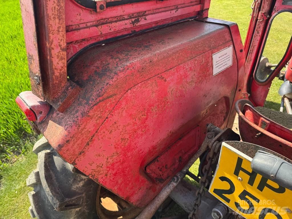 Massey Ferguson 135 Traktori