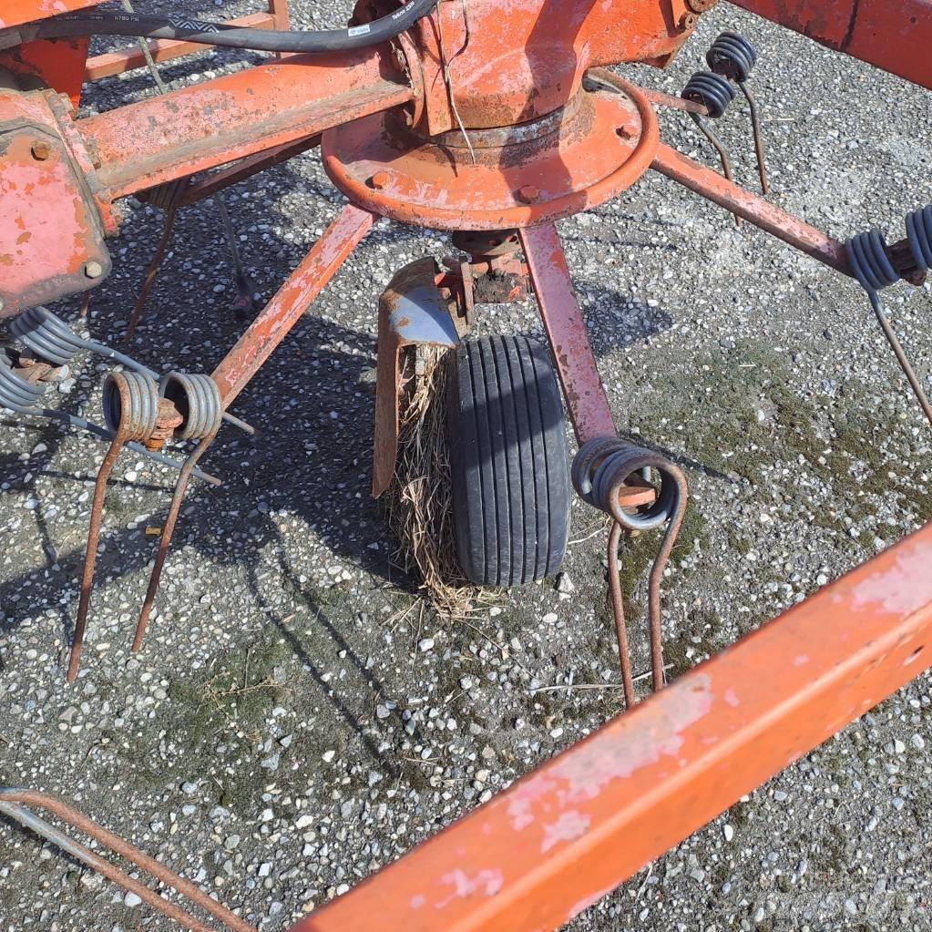 Kuhn GF 6301 M H Okretači i sakupljači sena