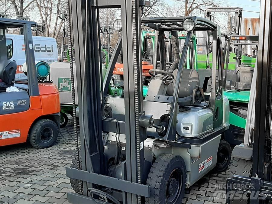 Nissan Y1D2A25Q Dizelski viljuškari