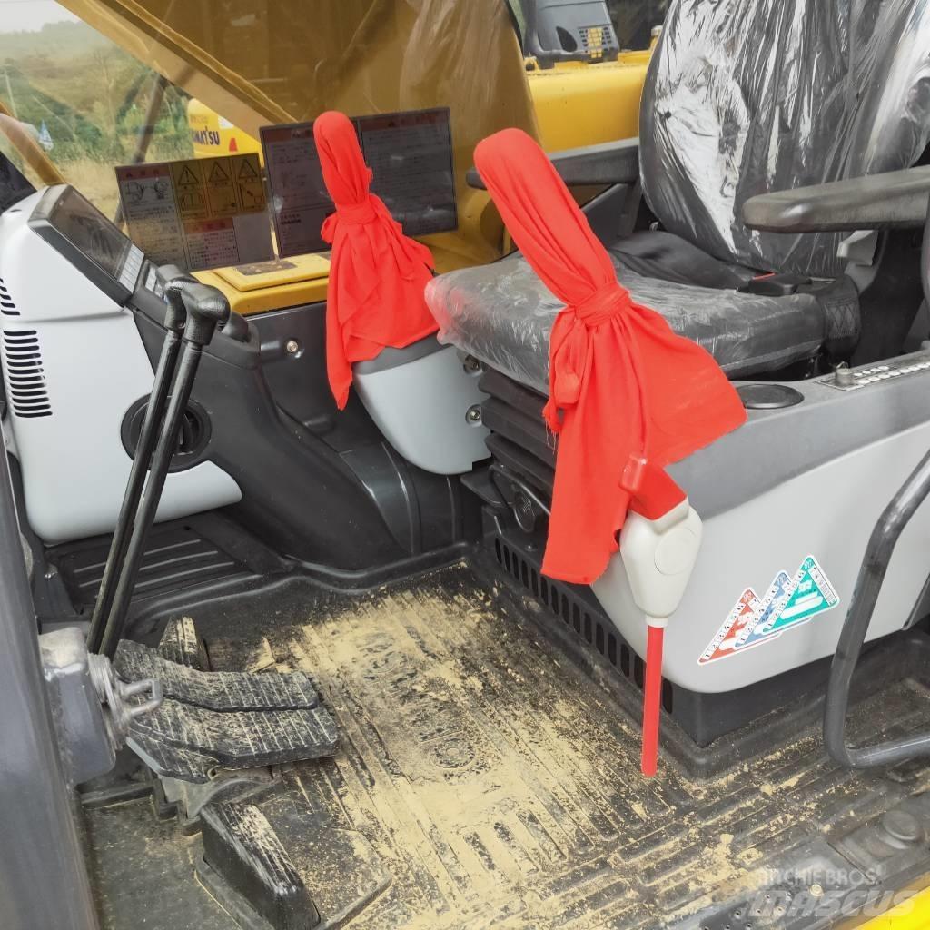 Komatsu PC200-8 Bageri guseničari
