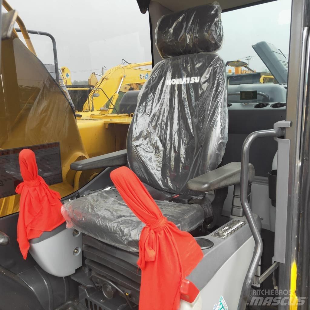 Komatsu PC200-8 Bageri guseničari