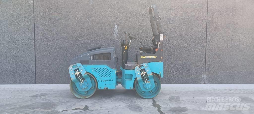 Bomag BW 100 AD-4 Valjci sa duplim bubnjem