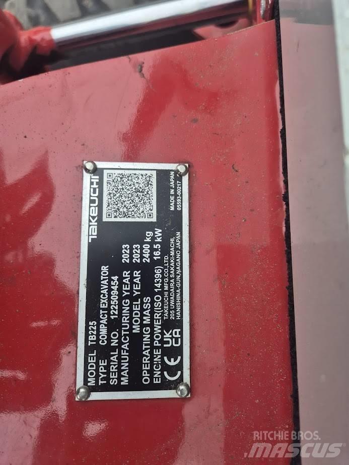 Takeuchi TB 225 Mini bageri < 7t