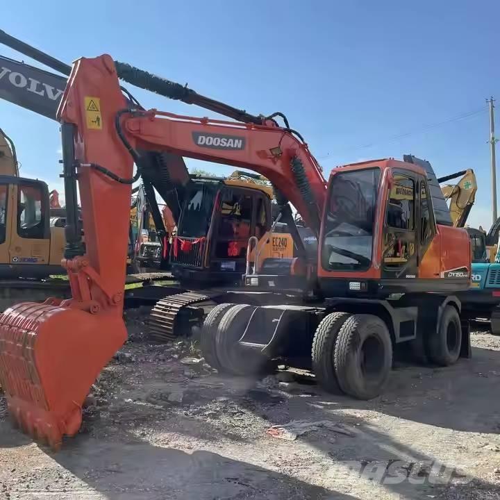 Doosan DX150W Bageri točkaši