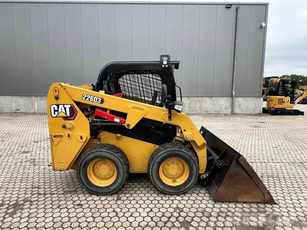 CAT 226D Skid steer mini utovarivači