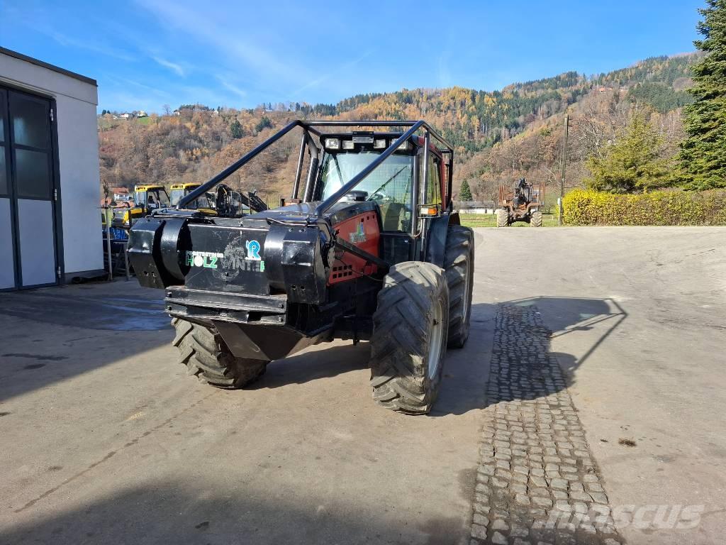 Valtra 8550 Šumarski traktori
