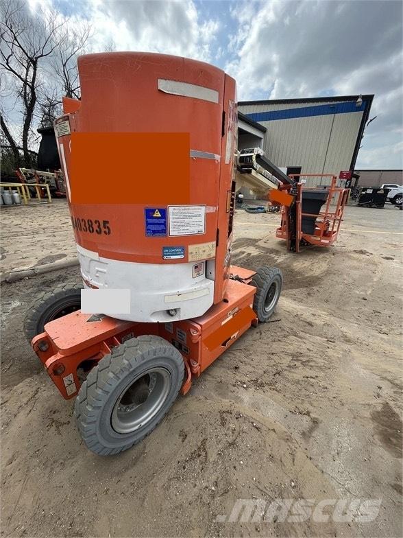 JLG E 300 AJP Makazaste platforme