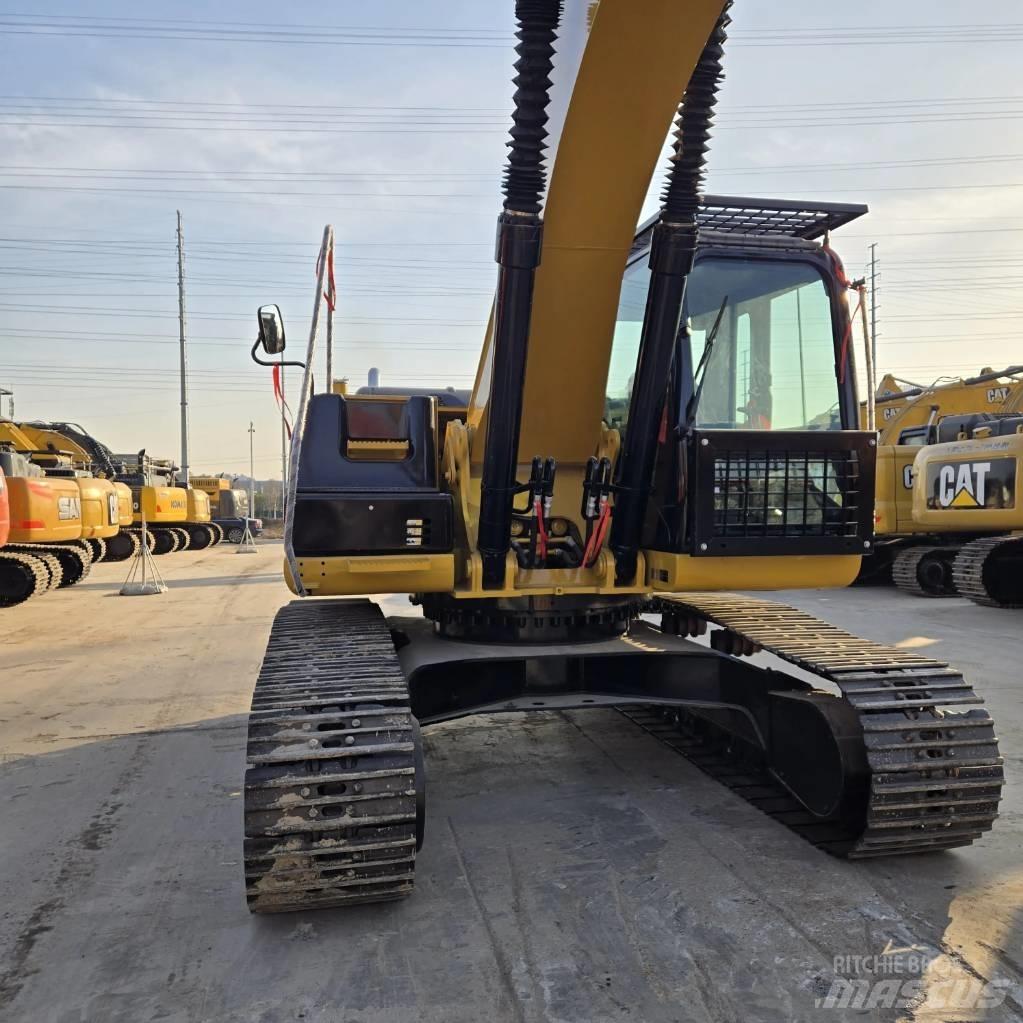 CAT 330 D2 Midi bageri 7t – 12t