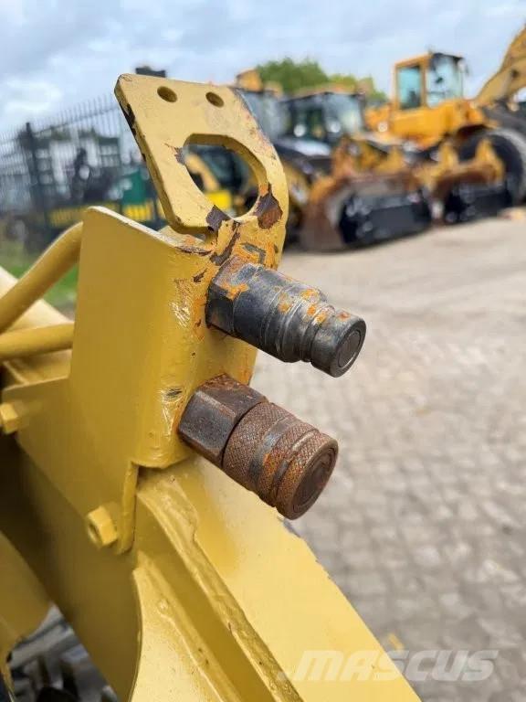 CAT 216B Turbo Skid steer mini utovarivači