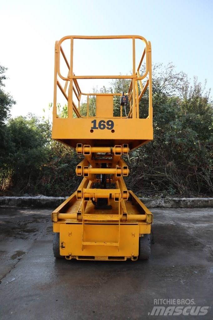 Haulotte Compact 10 Makazaste platforme