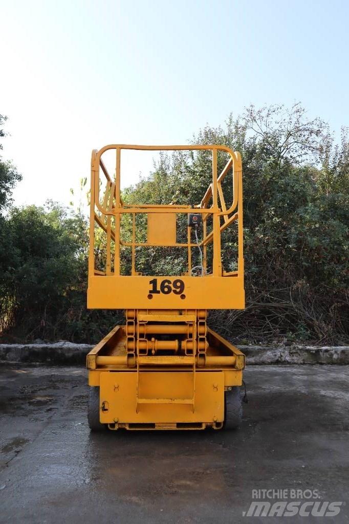 Haulotte Compact 10 Makazaste platforme