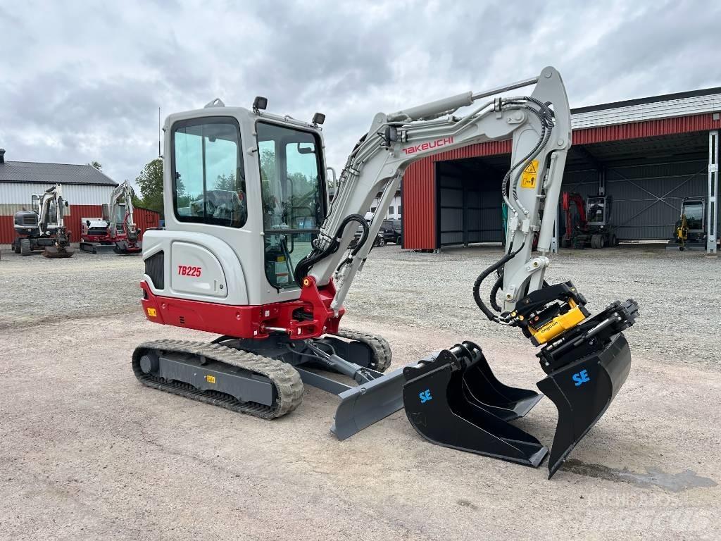Takeuchi TB225 Mini bageri < 7t