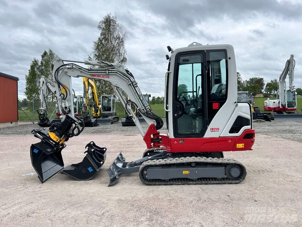 Takeuchi TB225 Mini bageri < 7t