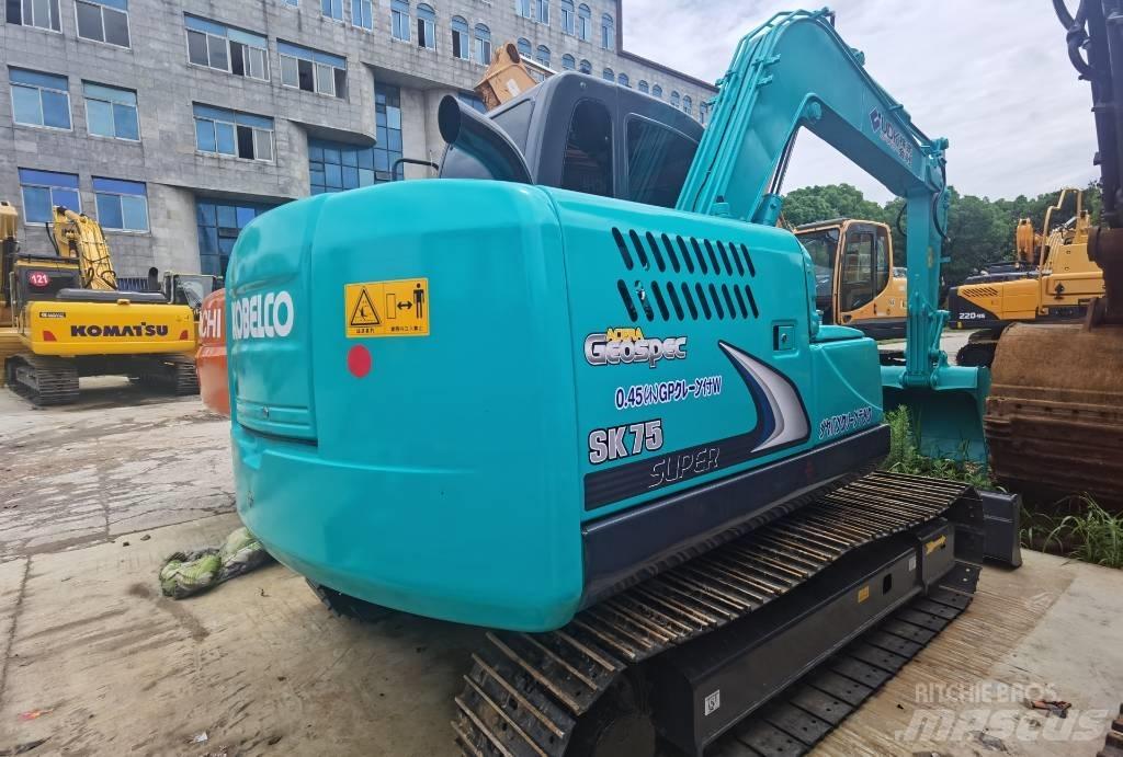 Kobelco SK 75 Midi bageri 7t – 12t