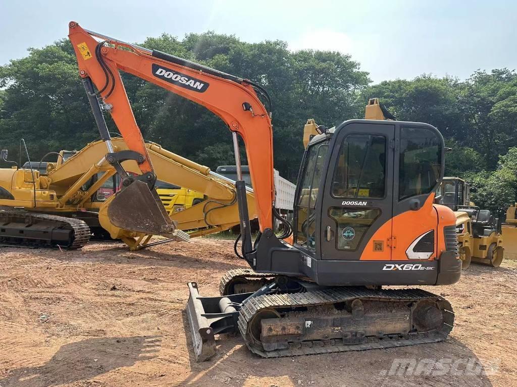 Doosan DX60 Bageri guseničari