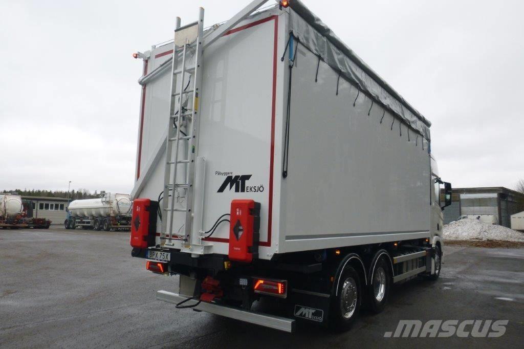 Scania R560 LB6x2*4 Kamioni za piljevinu