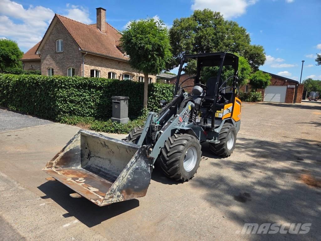 GiANT G2700HD X-TRA Višenamenski utovarivači
