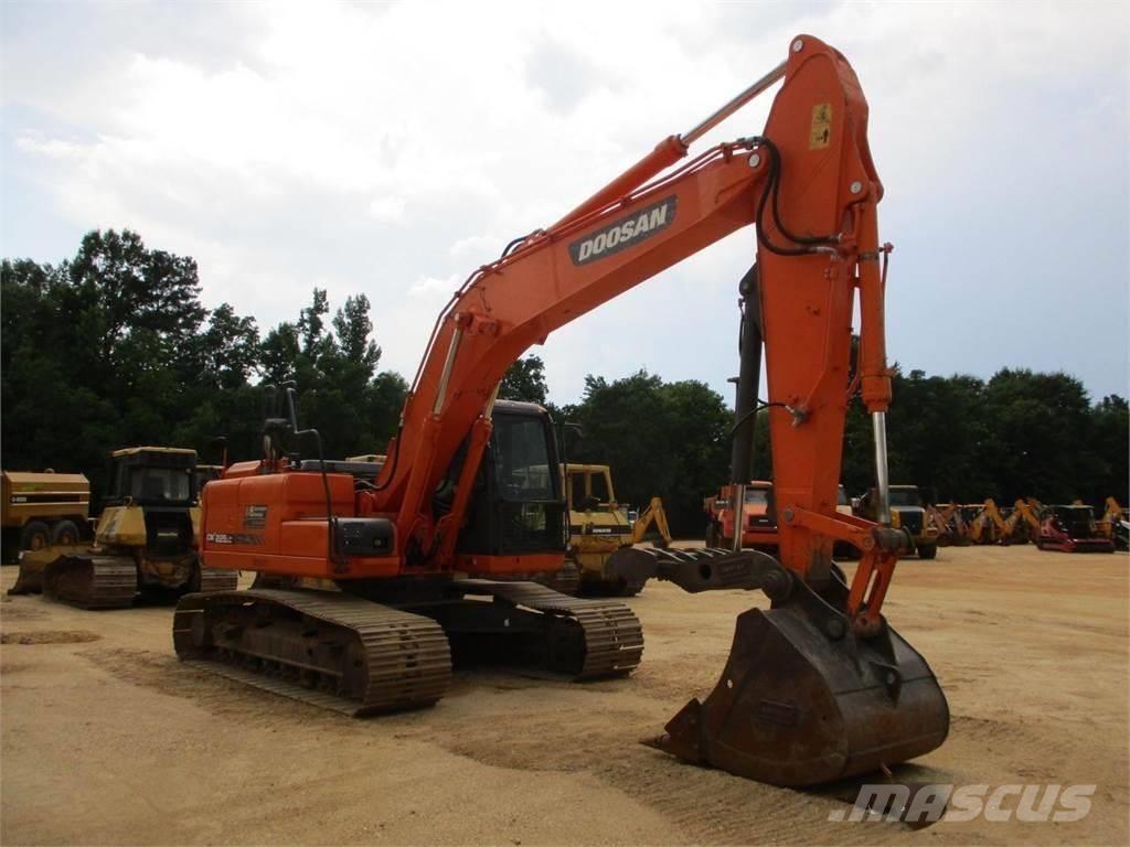 Doosan dx225 Bageri guseničari