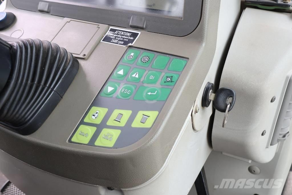 Fendt 820 Vario TMS Traktori