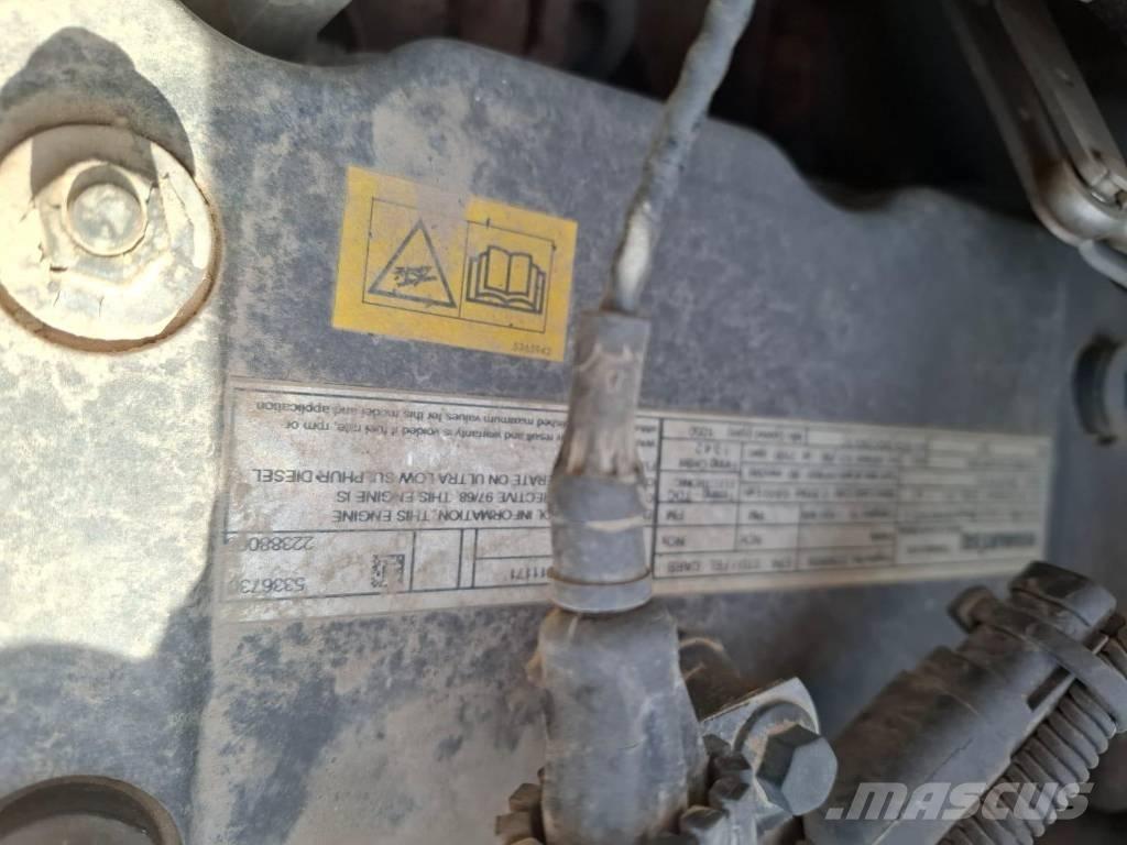 Komatsu PW 148-11 Bageri točkaši