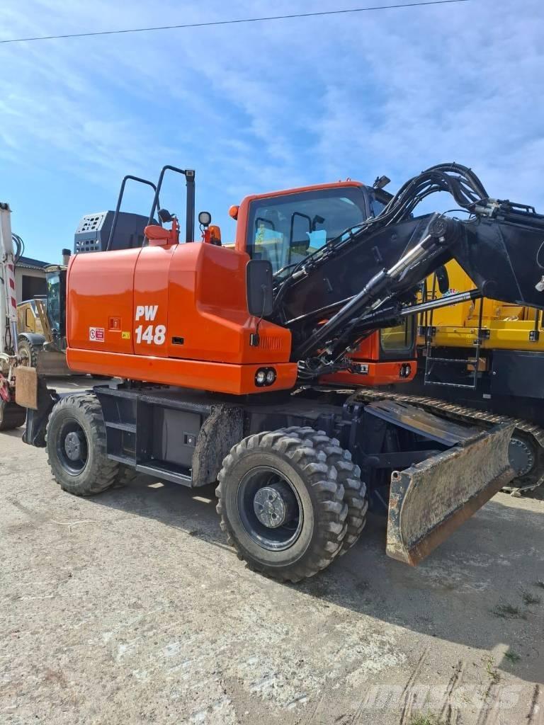 Komatsu PW 148-11 Bageri točkaši